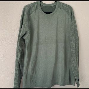 Lululemon Xxl Men’s long sleeve Army Green metal v